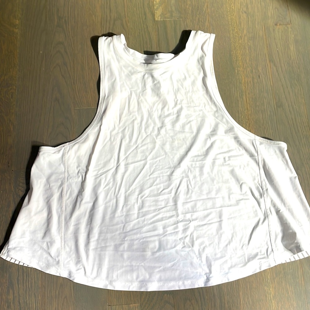 Lululemon white top size 6